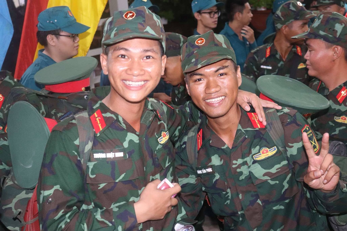 hanh trang ra thu do: niem tin, tu hao va loi hua danh du cua nguoi linh tre - 6