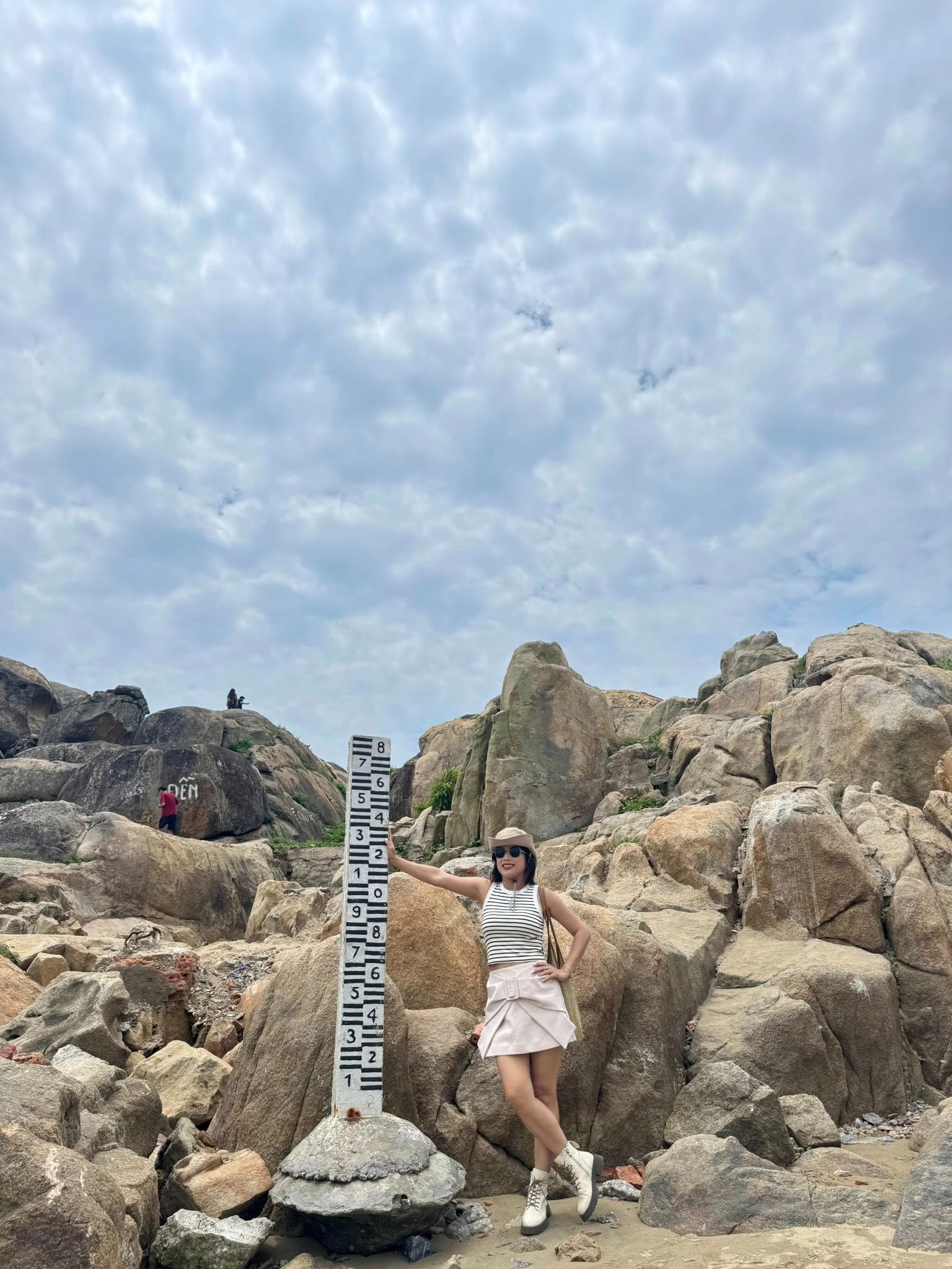 Nữ du khách phượt ô tô từ Hà Nội vào Huế - 2