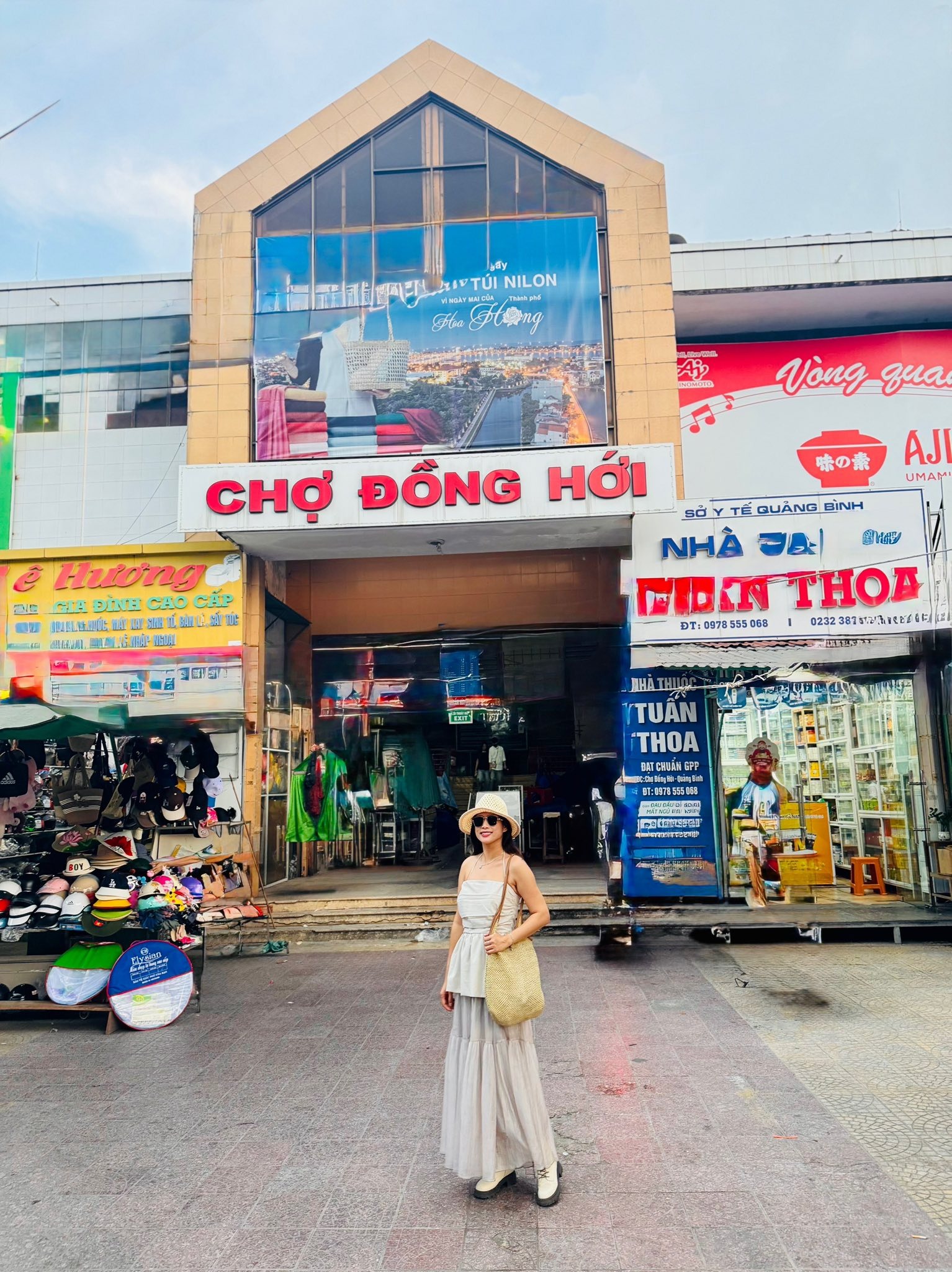 Nữ du khách phượt ô tô từ Hà Nội vào Huế - 15