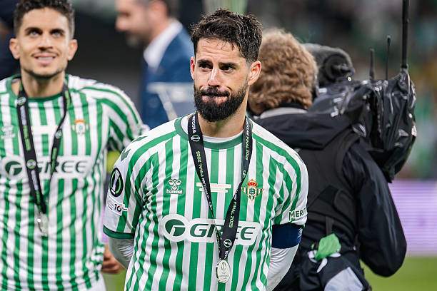 ĐT Tây Ban Nha đại chiến Pháp: "Đôi chân ma thuật" Isco trở lại sau 6 năm - 2