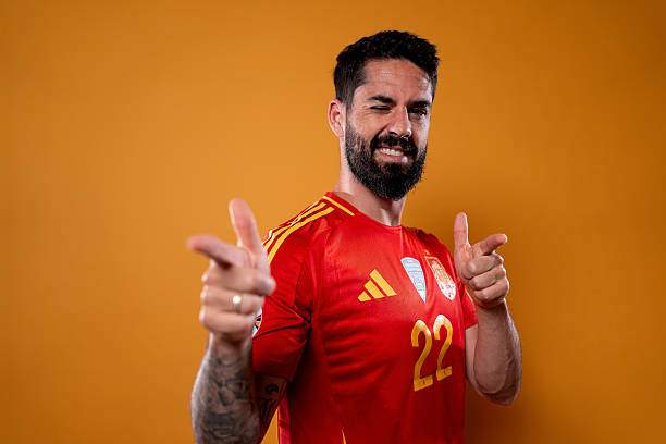 ĐT Tây Ban Nha đại chiến Pháp: "Đôi chân ma thuật" Isco trở lại sau 6 năm - 1