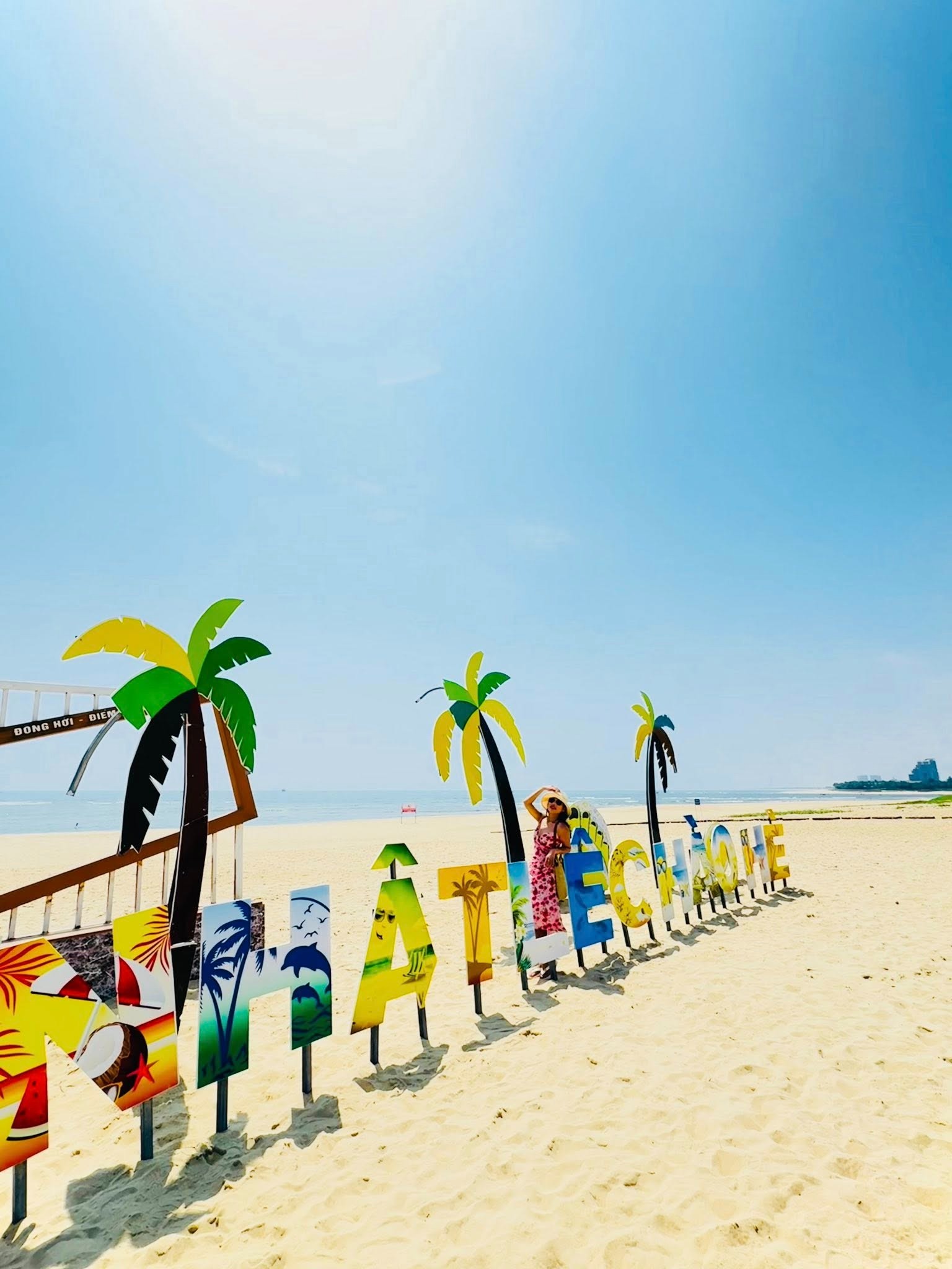 Nữ du khách phượt ô tô từ Hà Nội vào Huế - 14