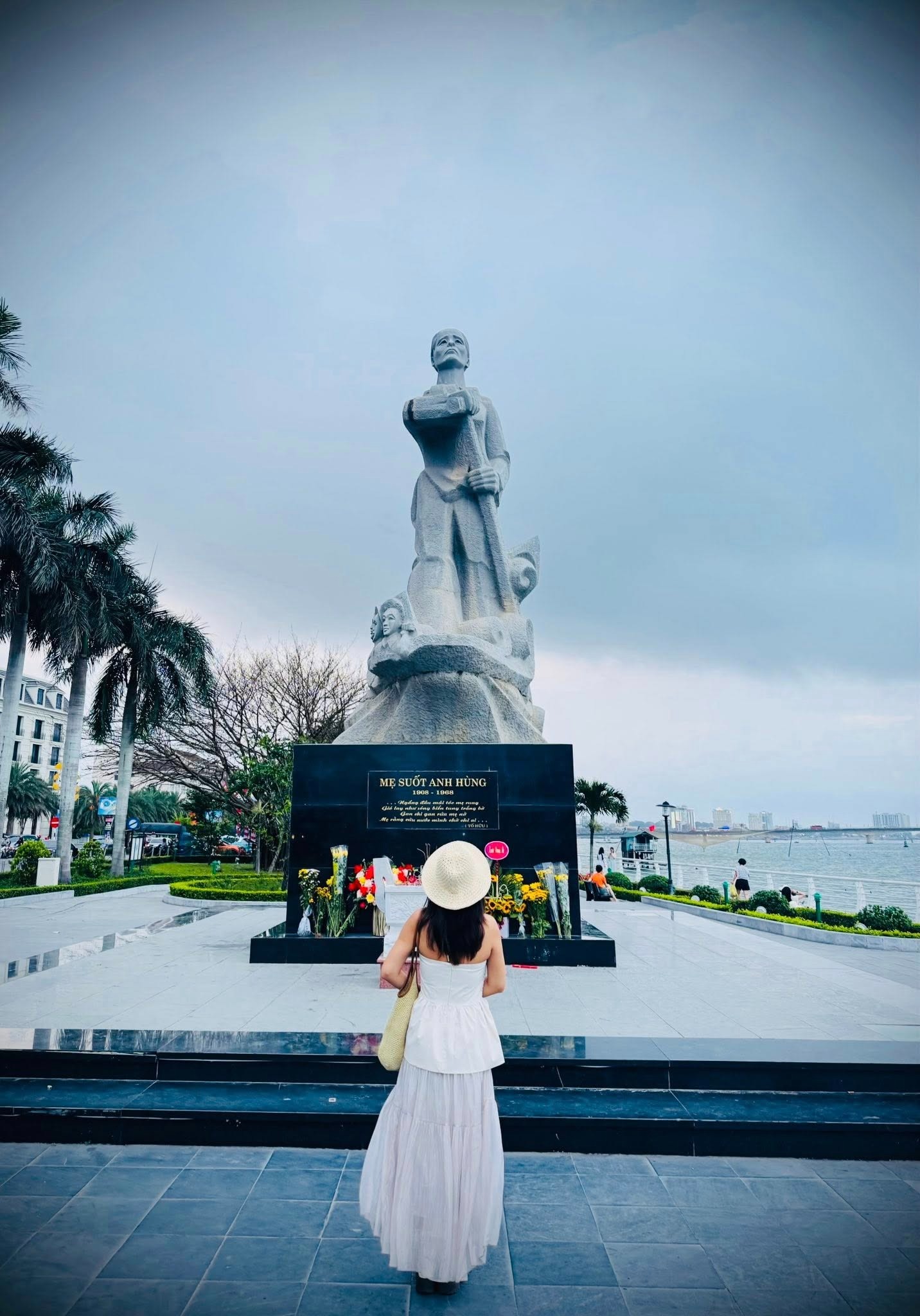Nữ du khách phượt ô tô từ Hà Nội vào Huế - 5