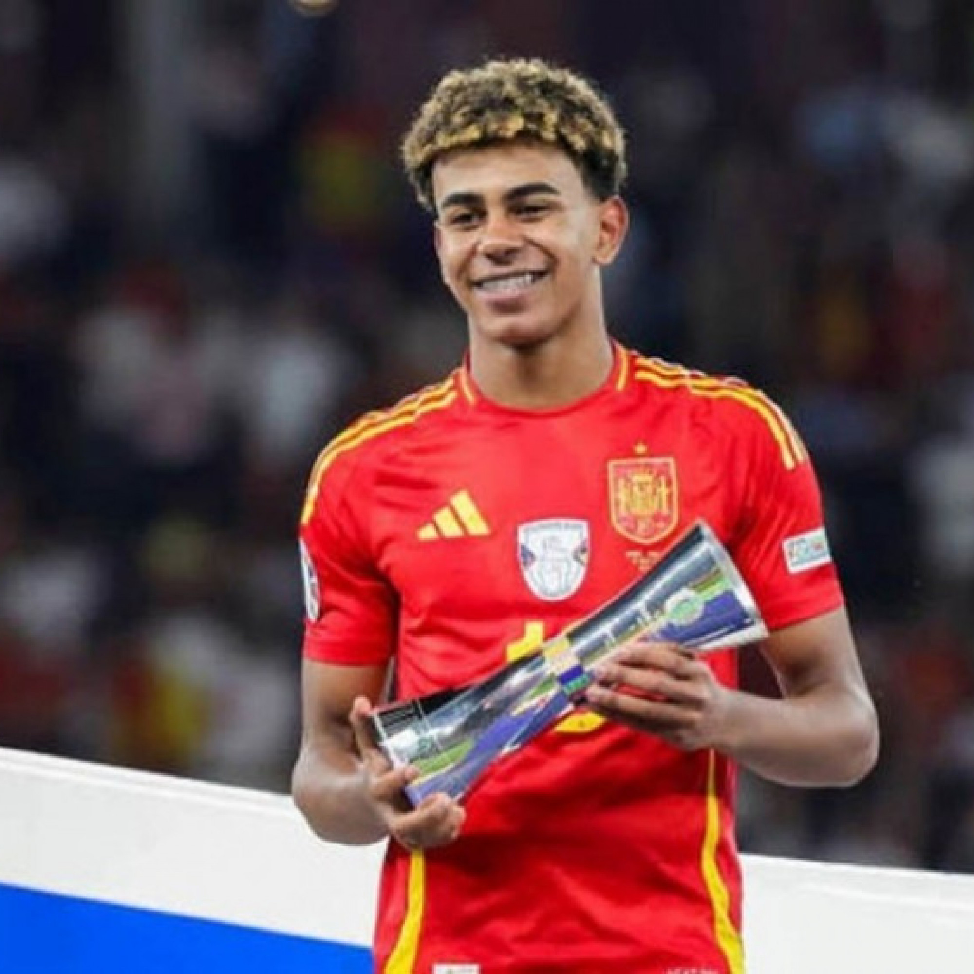  - Yamal 17 tuổi được định giá 400 triệu euro, Barca thách thức các ông lớn châu Âu