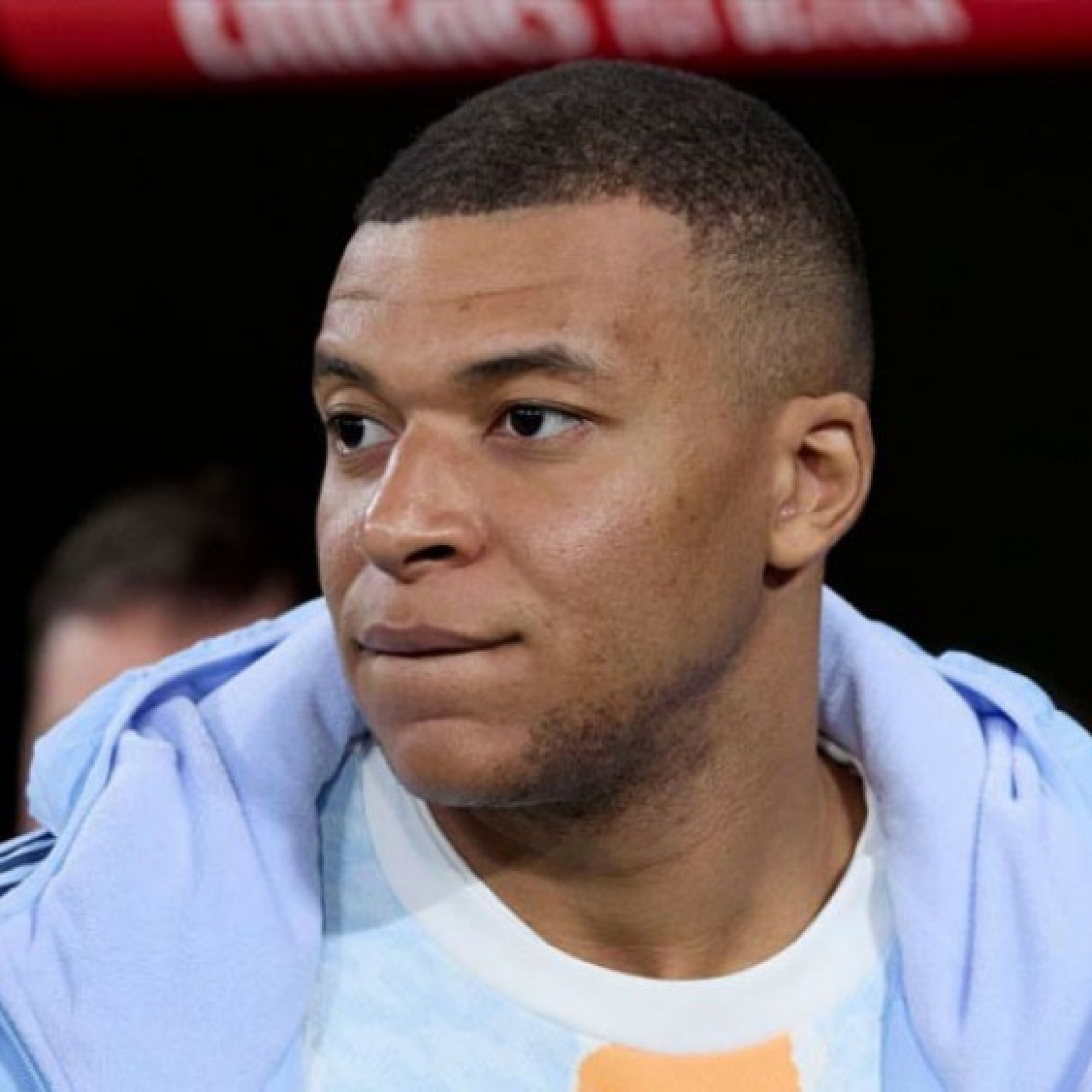  - Chủ tịch Mbappe phũ phàng như tỷ phú MU, sa thải hàng loạt nhân sự