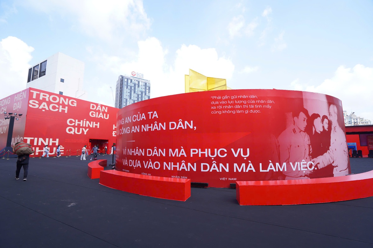 ‘doi nang’ de cho lay ve gala am nhac vinh quang cong an nhan dan viet nam - 7