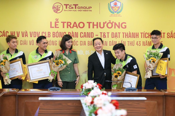 Bầu Hiển thưởng 1,2 tỷ đồng cho dàn sao bóng bàn lập cột mốc lịch sử ở giải quốc gia - 2