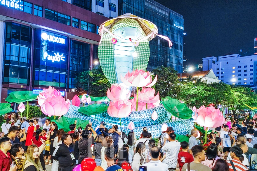Đường hoa Tết Ất Tỵ 2025 - Dấu ấn sáng tạo, lan tỏa giá trị văn hóa Tết Việt - 3
