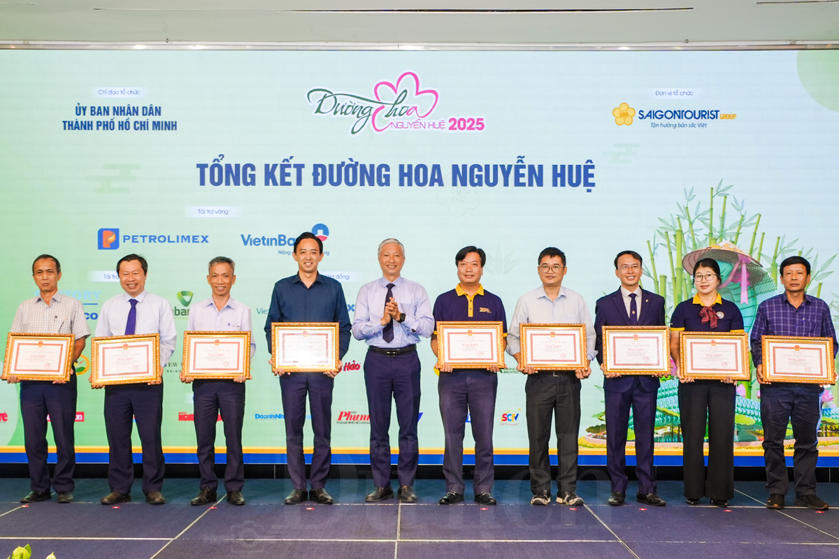 Đường hoa Tết Ất Tỵ 2025 - Dấu ấn sáng tạo, lan tỏa giá trị văn hóa Tết Việt - 10