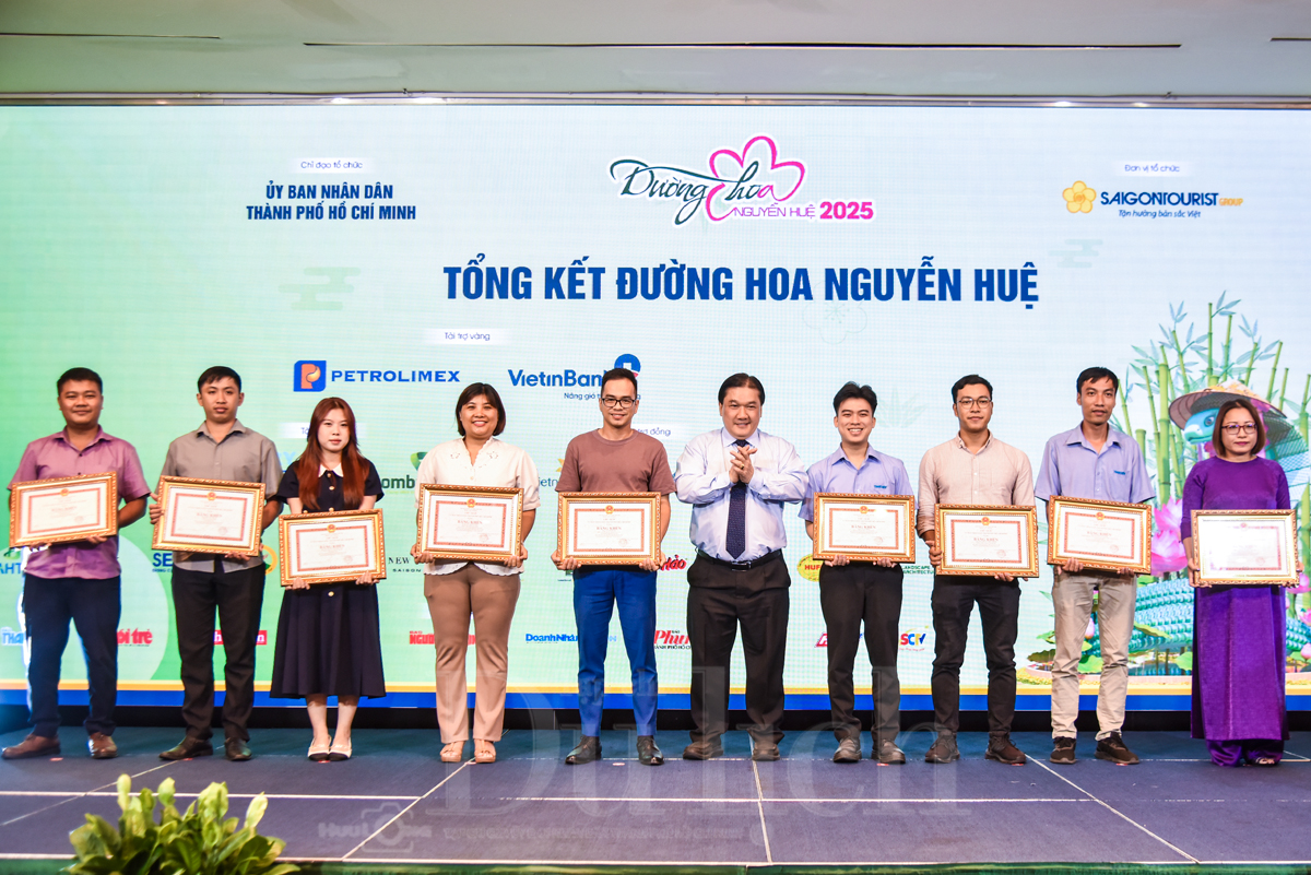 Đường hoa Tết Ất Tỵ 2025 - Dấu ấn sáng tạo, lan tỏa giá trị văn hóa Tết Việt - 8