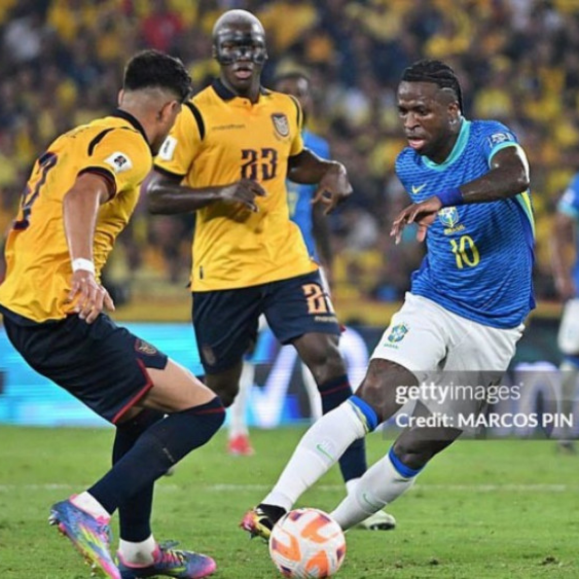  - Video bóng đá Ecuador - Brazil: Giằng co căng thẳng (Vòng loại World Cup)