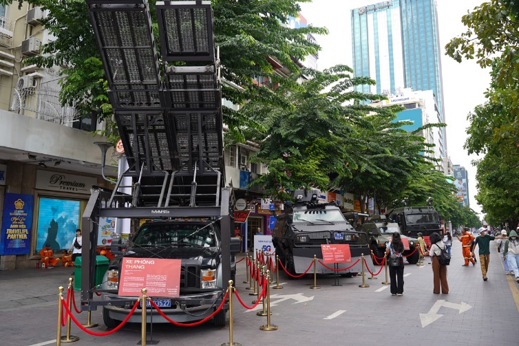 dan xe boc thep, thiet bi dac chung 