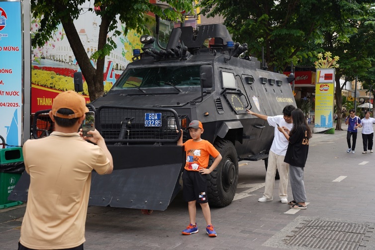 dan xe boc thep, thiet bi dac chung 