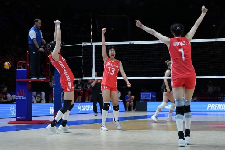 2 mỹ nữ bóng chuyền 2m03, 1m93 "hủy diệt" đội nữ Trung Quốc ở giải thế giới - 2