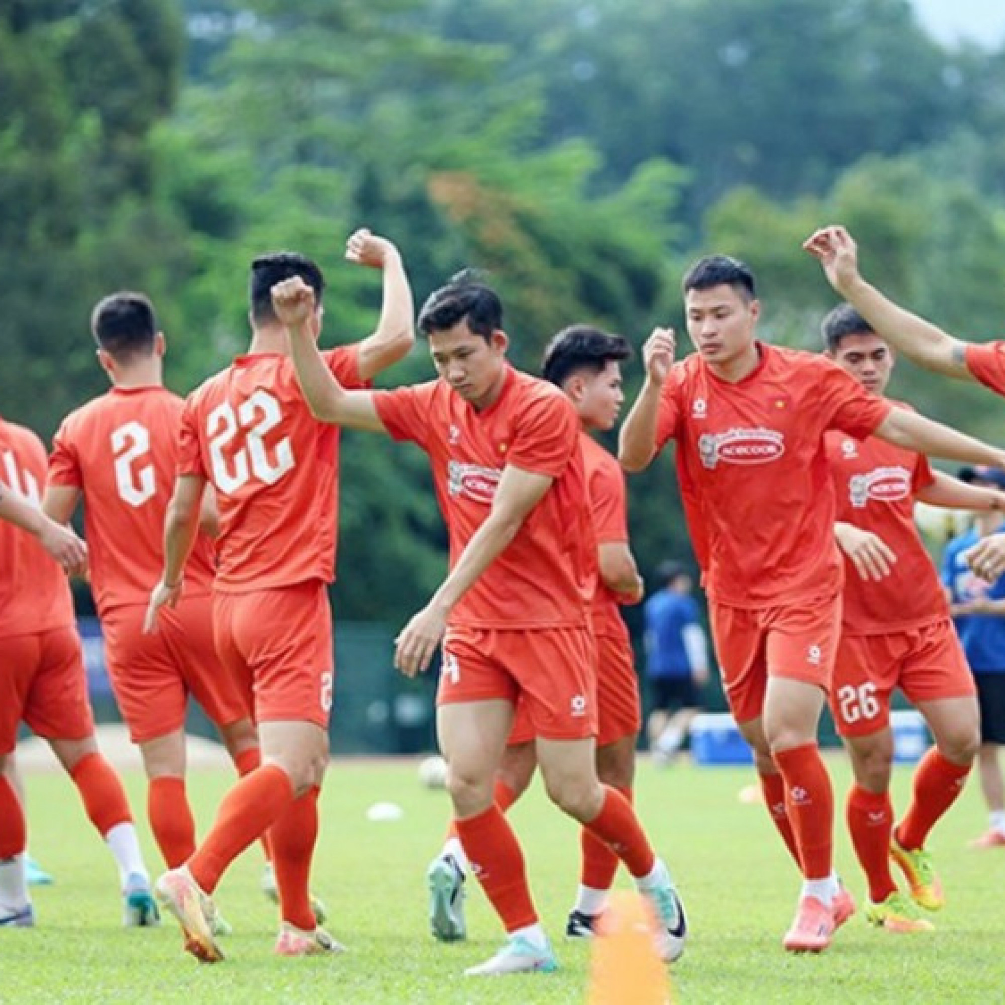  - ĐT Việt Nam đổi sân tập, Thành Chung cảnh giác với cầu thủ nhập tịch Malaysia