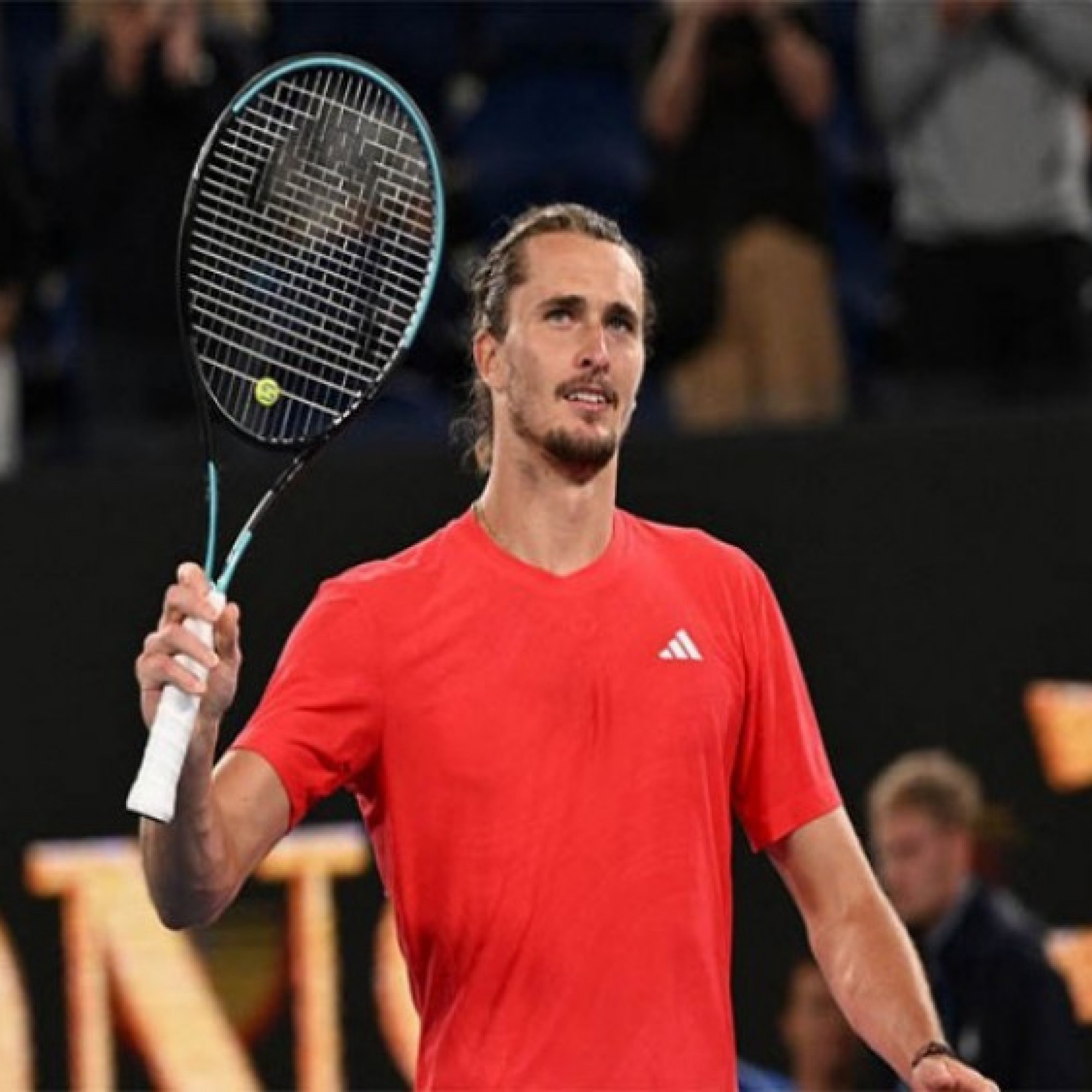  - Nóng nhất thể thao sáng 8/6: Thất bại ở Roland Garros, Zverev sa thải cha và anh trai?