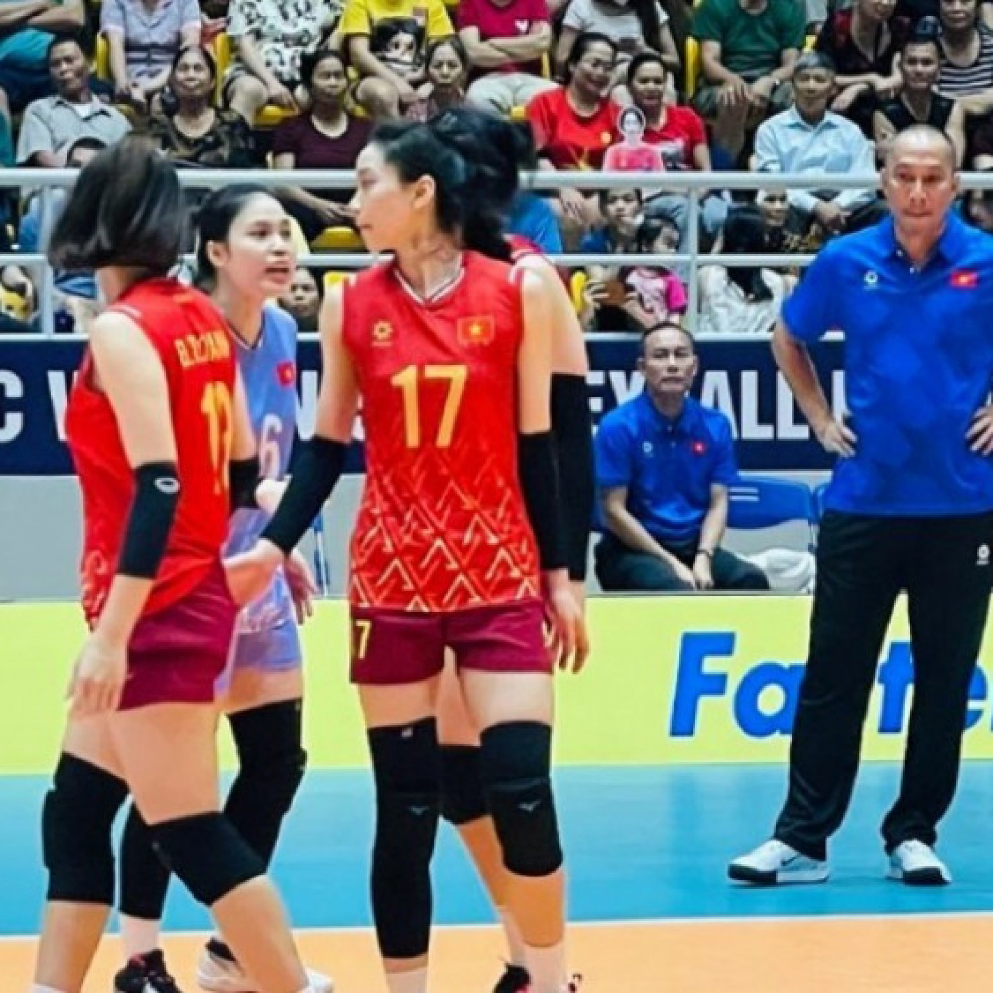  - ĐT bóng chuyền nữ Việt Nam thắng trận đầu, HLV Tuấn Kiệt chưa hài lòng điều gì?