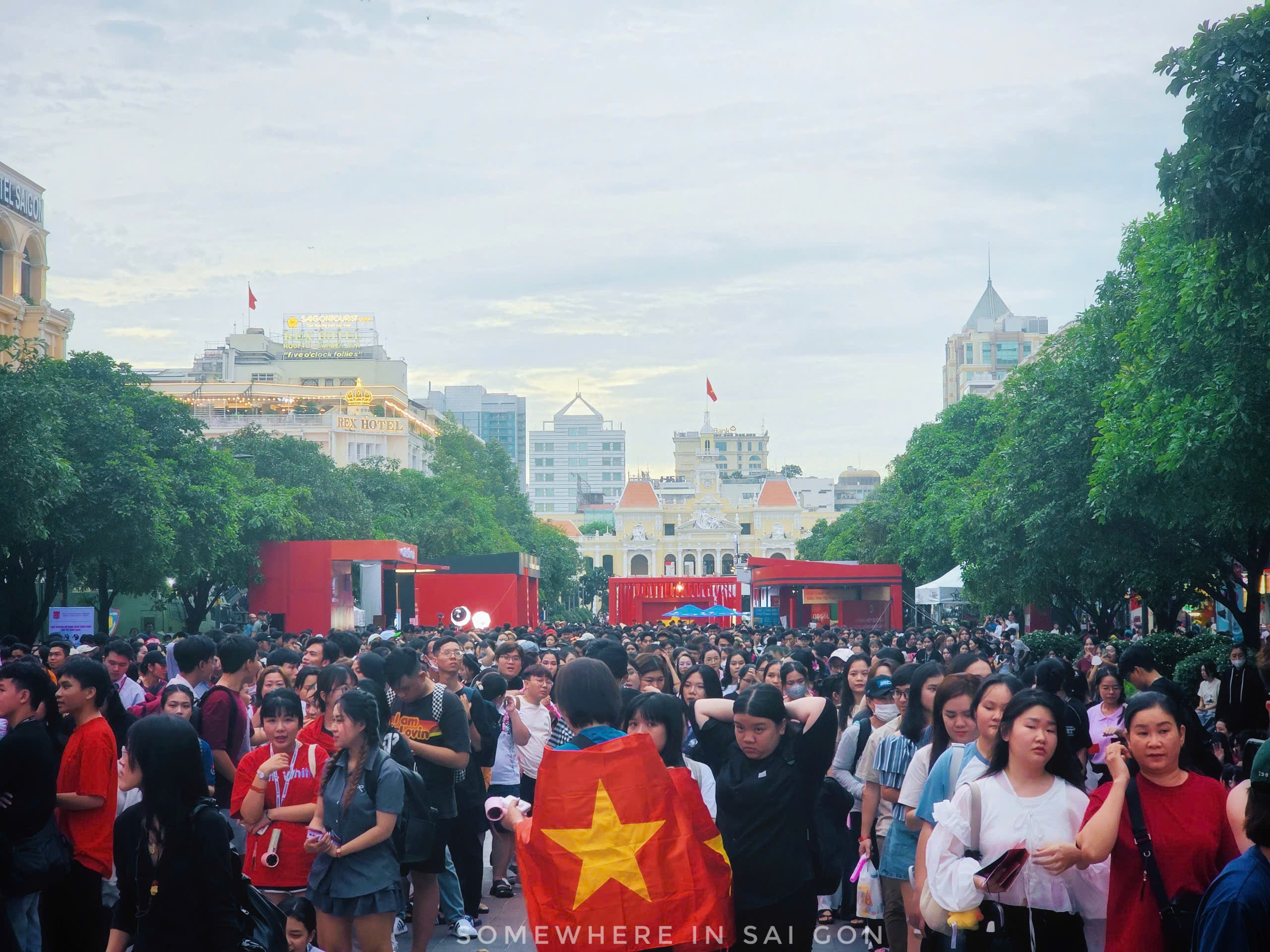 xep hang dai de chay het minh cung gala vinh quang cong an nhan dan viet nam - 12