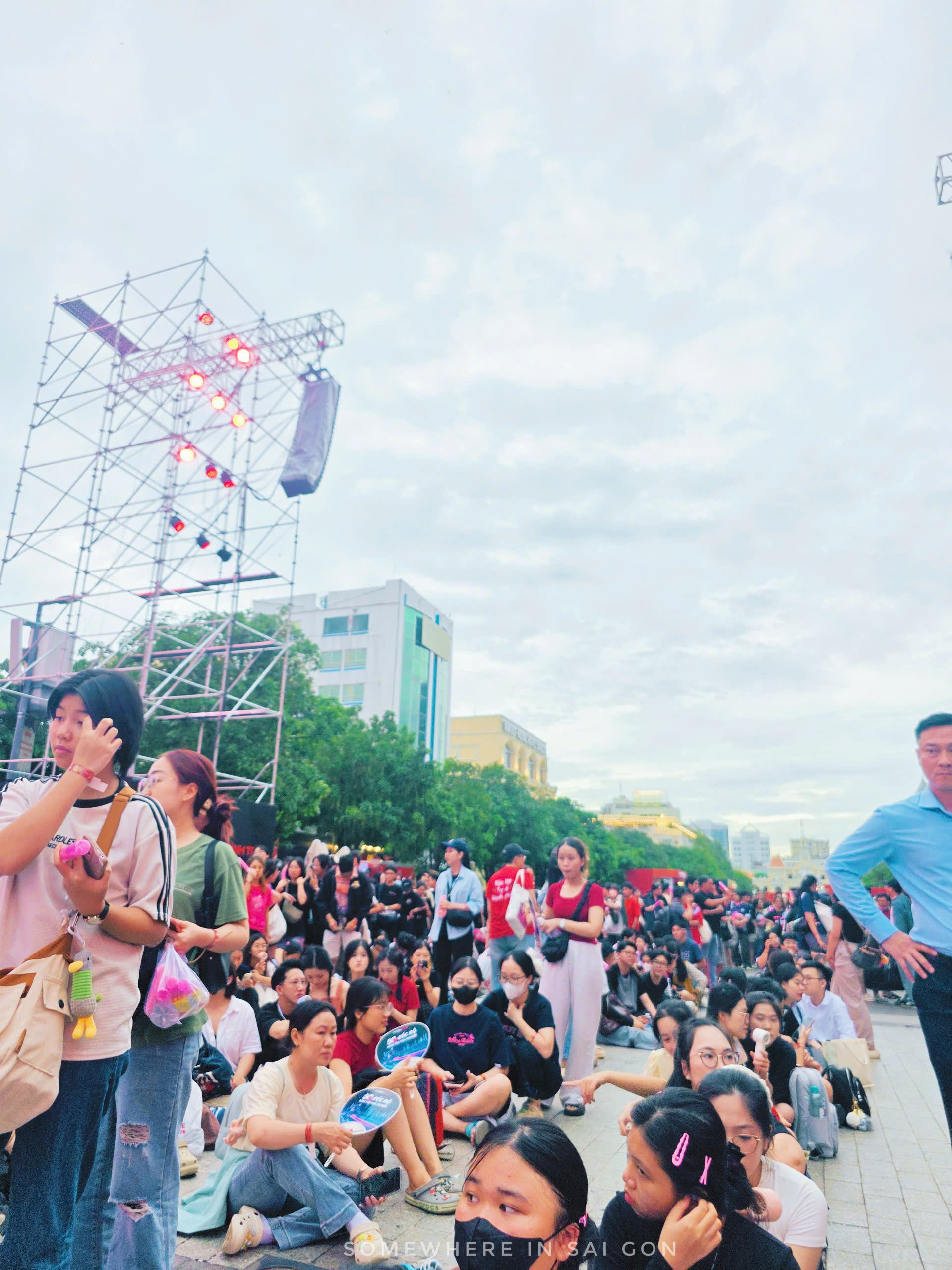 xep hang dai de chay het minh cung gala vinh quang cong an nhan dan viet nam - 14
