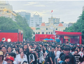  - Xếp hàng dài để cháy hết mình cùng GALA Vinh quang Công an nhân dân Việt Nam