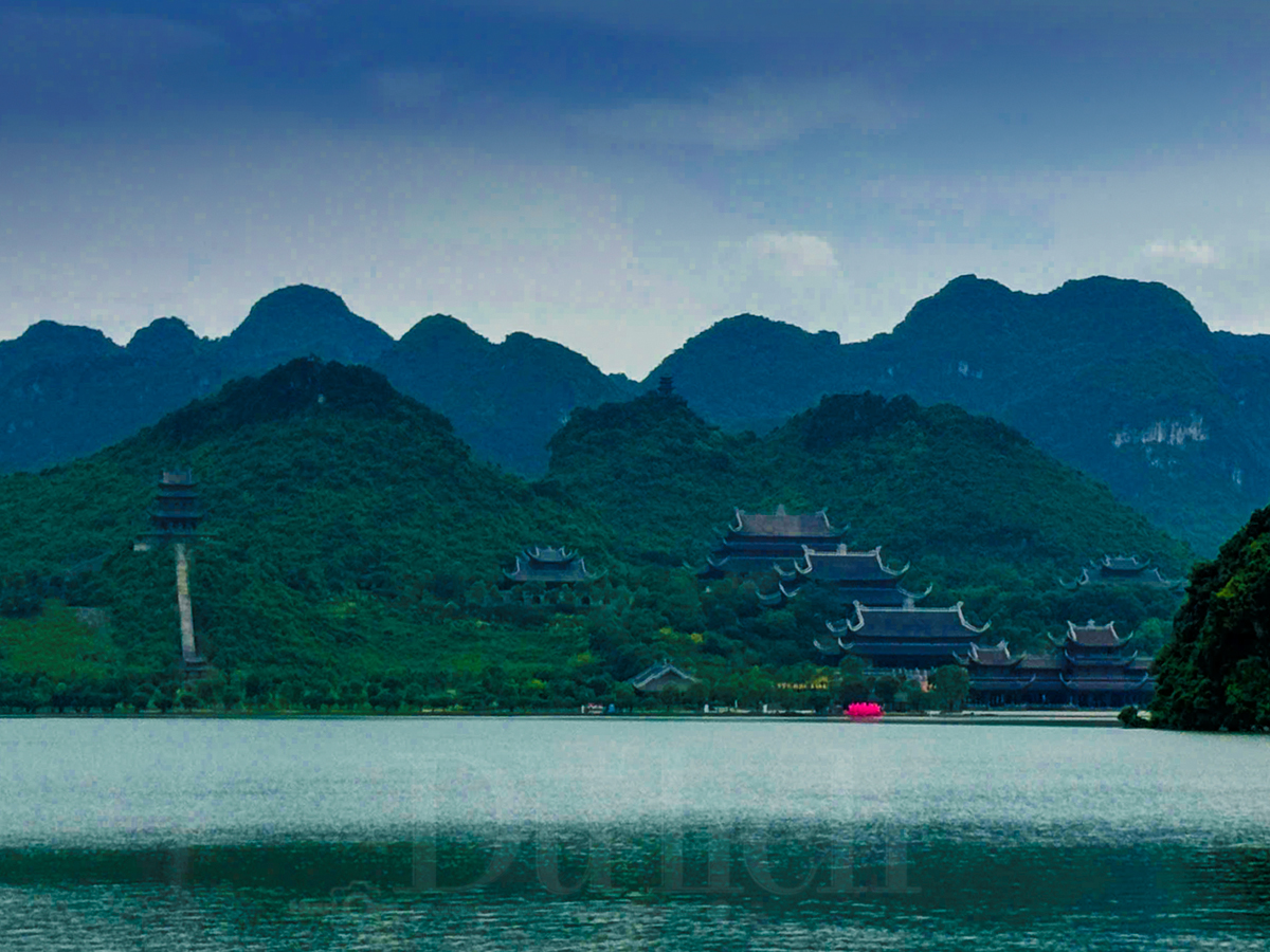 Chốn linh thiêng giao hòa đất trời - 6