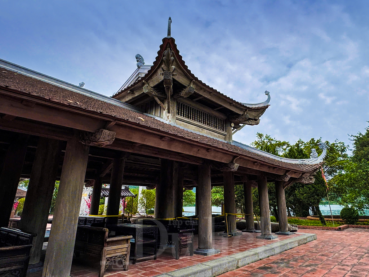 Chốn linh thiêng giao hòa đất trời - 11