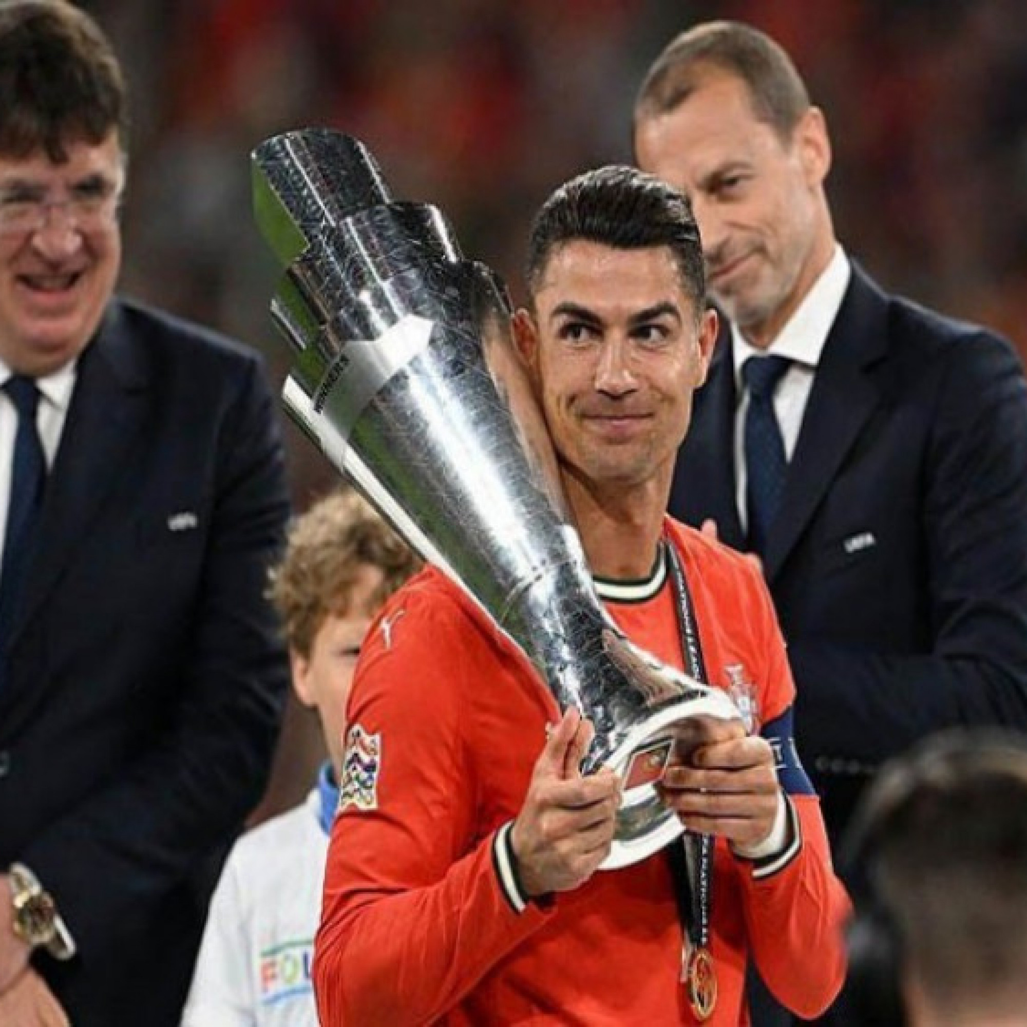 - Ronaldo trên đỉnh cao Nations League, đích thân xác nhận bến đỗ tương lai
