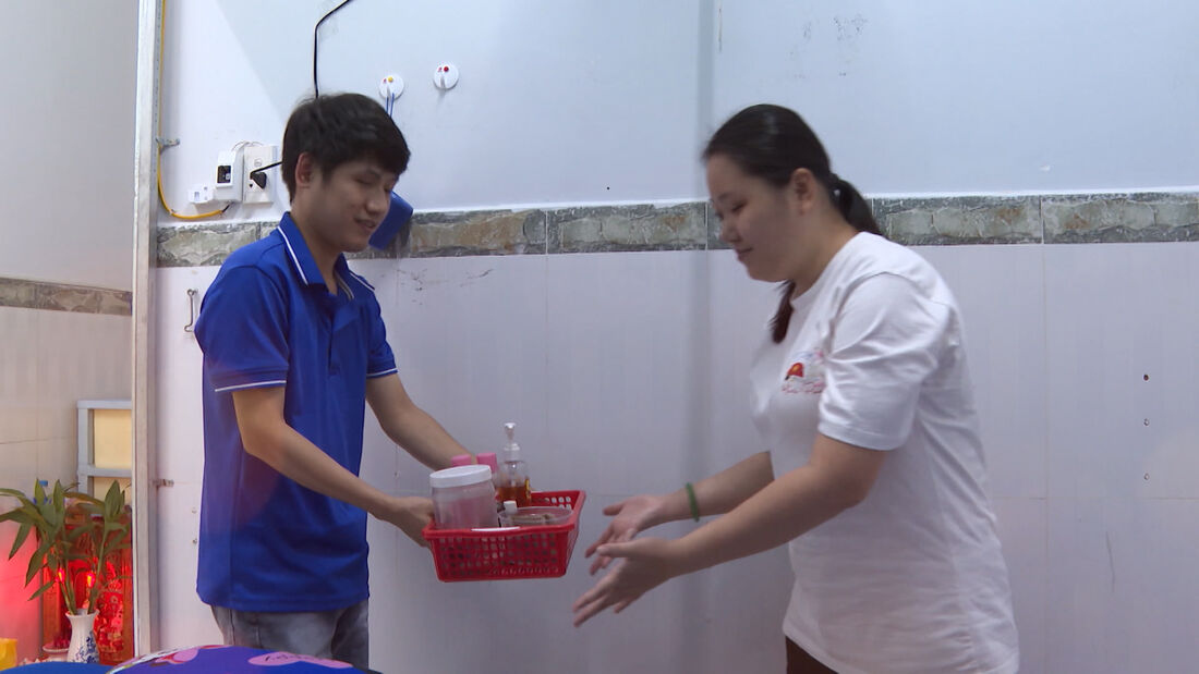 Thần Tài Gõ Cửa: Cặp vợ chồng khiếm thị nuôi giấc mơ với tiệm massage nhỏ giữa lòng thành phố - 2