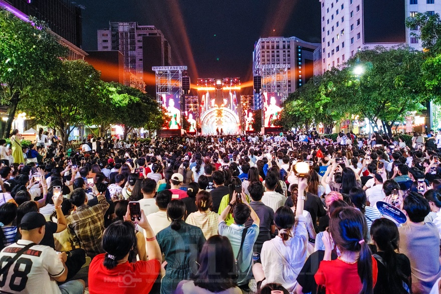 Khúc hát vinh quang giữa lòng TP mang tên Bác khép lại đêm gala đầy cảm xúc - 3