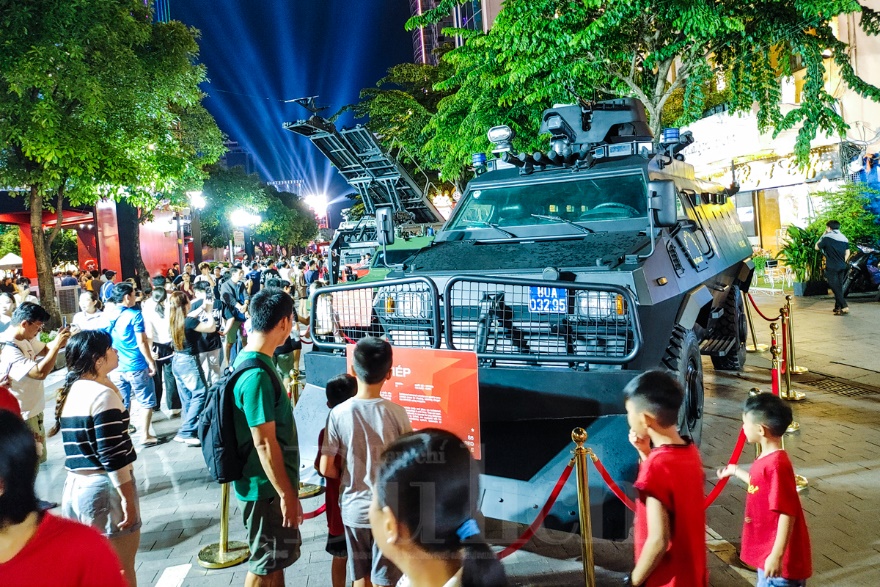 Khúc hát vinh quang giữa lòng TP mang tên Bác khép lại đêm gala đầy cảm xúc - 12