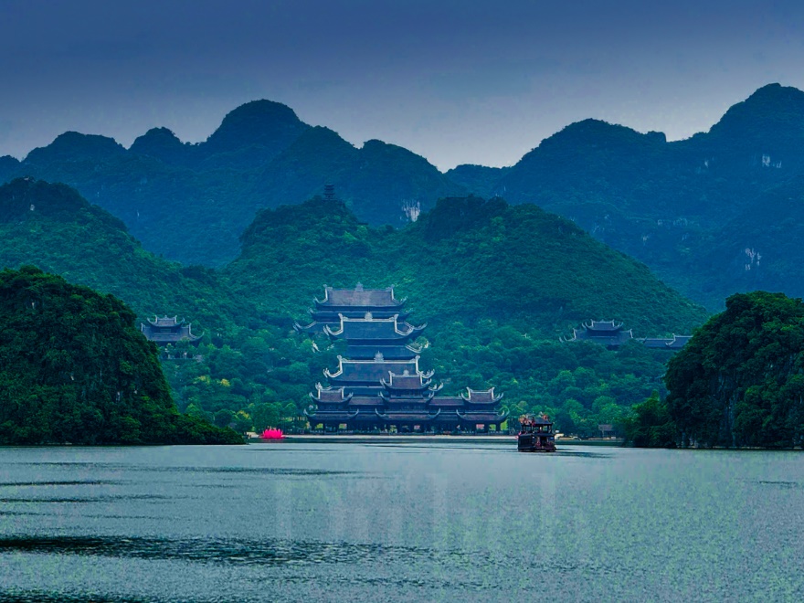 Chốn linh thiêng giao hòa đất trời - 2