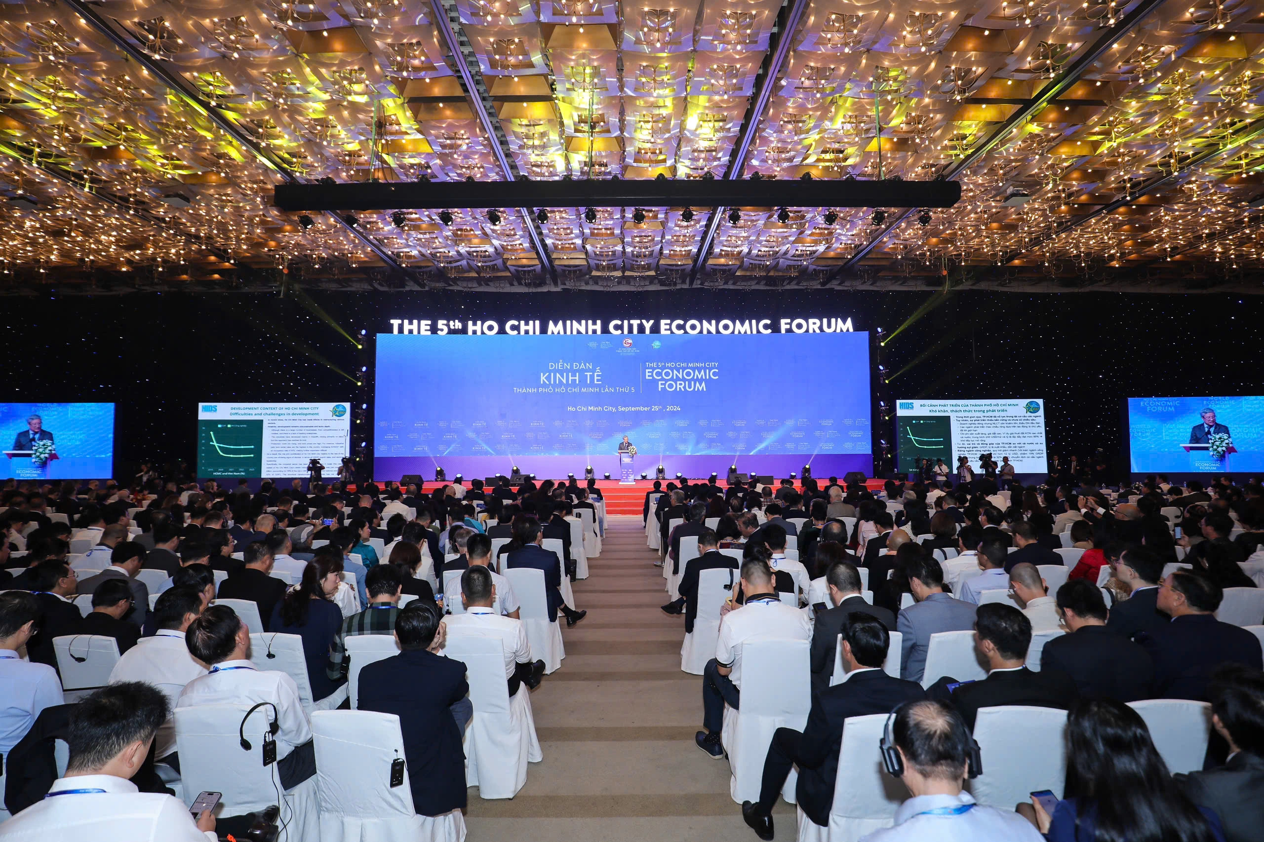 TP.HCM đặt mục tiêu tăng trưởng hai con số với AI tại Diễn đàn Kinh tế 2025 - 1