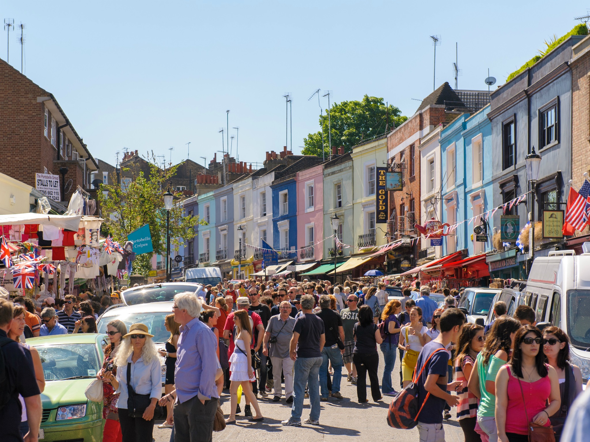 Cư dân Notting Hill sơn nhà màu đen để “đuổi” khách du lịch - 3