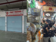 Chợ truyền thống TP.HCM: Nơi nhộn nhịp, chỗ đìu hiu treo bảng 'cho thuê sạp'