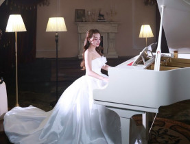  - Sau 10 năm hoạt động âm thầm, nữ ca sĩ quyết định ra mắt MV kể chuyện tình của chính mình