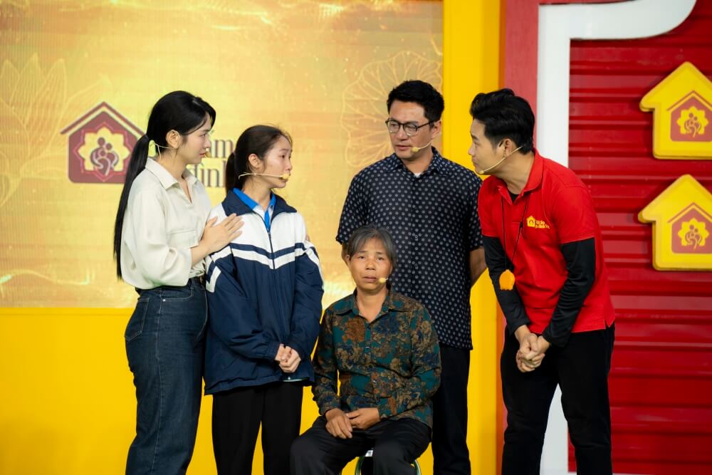 Diễn viên Trương Minh Cường tiết lộ tuổi thơ mồ côi, cùng mẹ gồng gánh gia đình từ sớm - 11