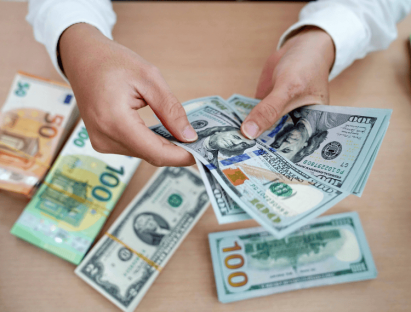  - Tỷ giá trung tâm bật tăng trở lại, USD trong nước neo cao bất chấp DXY suy yếu