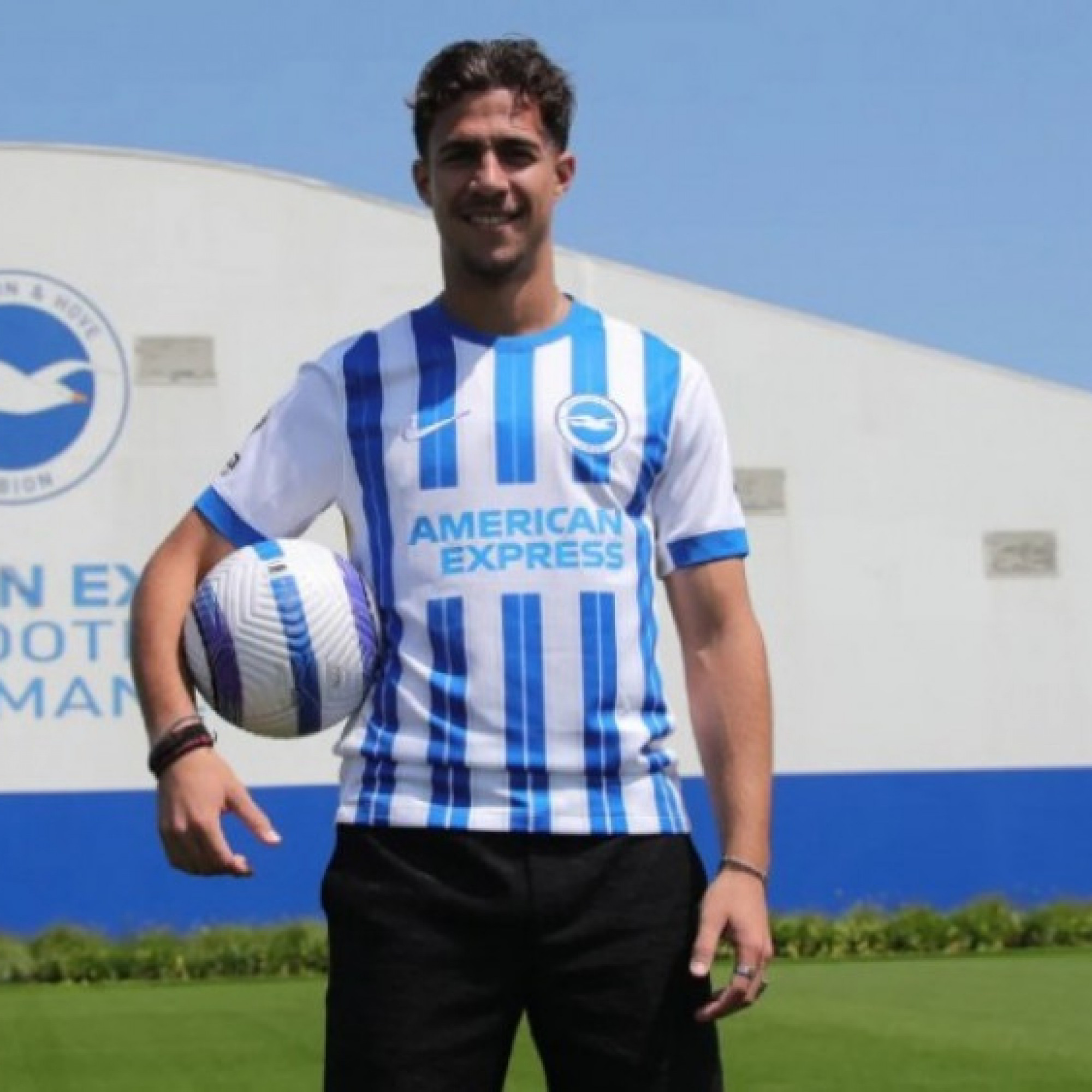  - Chuyển nhượng Ngoại hạng Anh: "Batistuta Hy Lạp" đến Brighton giá 40 triệu euro