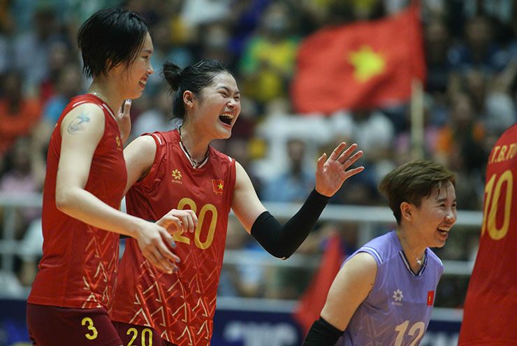 ĐT bóng chuyền nữ Việt Nam - Philippines: Thắng lợi áp đảo, hoàn tất hat-trick (Chung kết AVC Cup) - 1