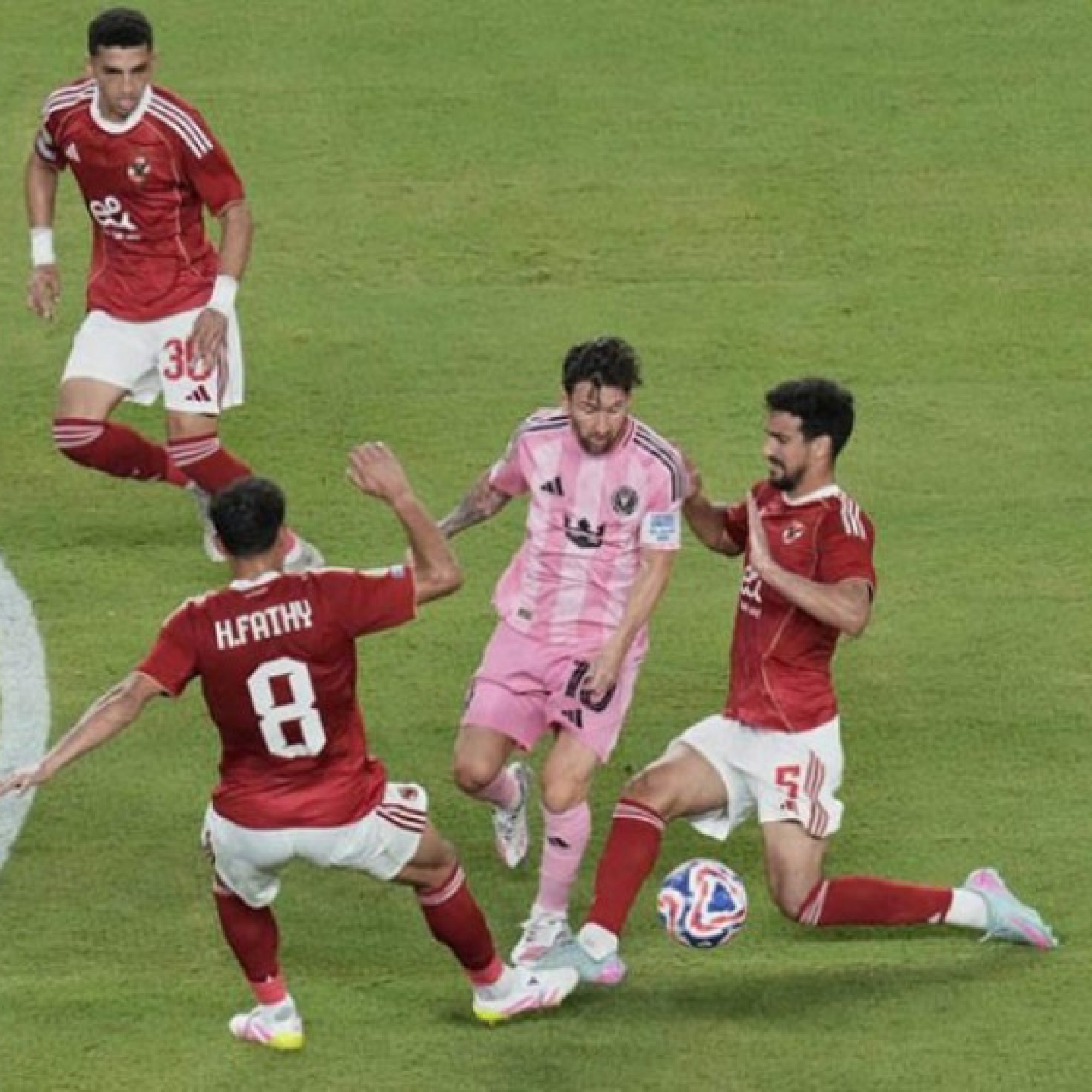  - Club World Cup khai mạc hấp dẫn: Messi rực cháy tuổi 38 & đỉnh cao 2 "người nhện"