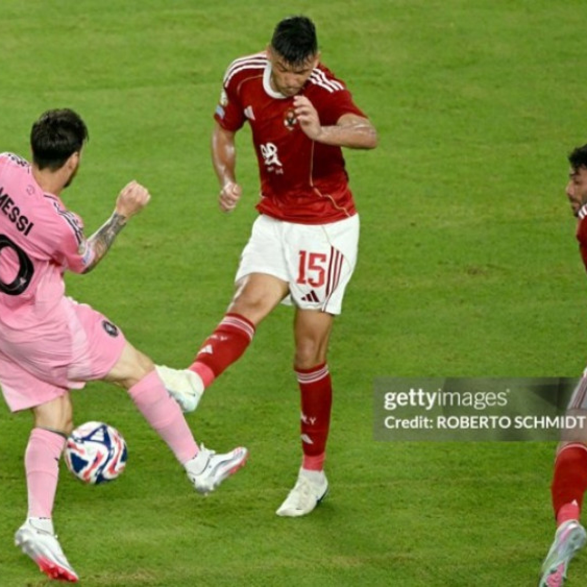  - Căng thẳng Inter Miami đấu Al Ahly: Messi bị phạm lỗi không thương tiếc