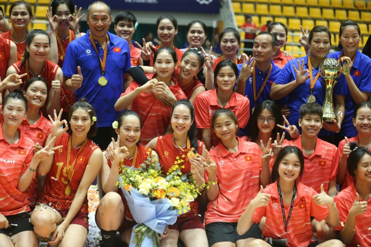 ĐT bóng chuyền nữ Việt Nam - Philippines: Thắng lợi áp đảo, hoàn tất hat-trick (Chung kết AVC Cup) - 3