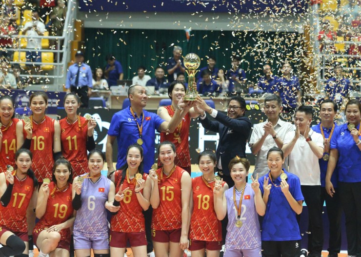 ĐT bóng chuyền nữ Việt Nam - Philippines: Thắng lợi áp đảo, hoàn tất hat-trick (Chung kết AVC Cup) - 4