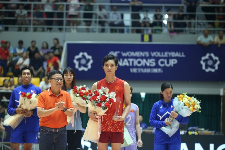 ĐT bóng chuyền nữ Việt Nam - Philippines: Thắng lợi áp đảo, hoàn tất hat-trick (Chung kết AVC Cup) - 6