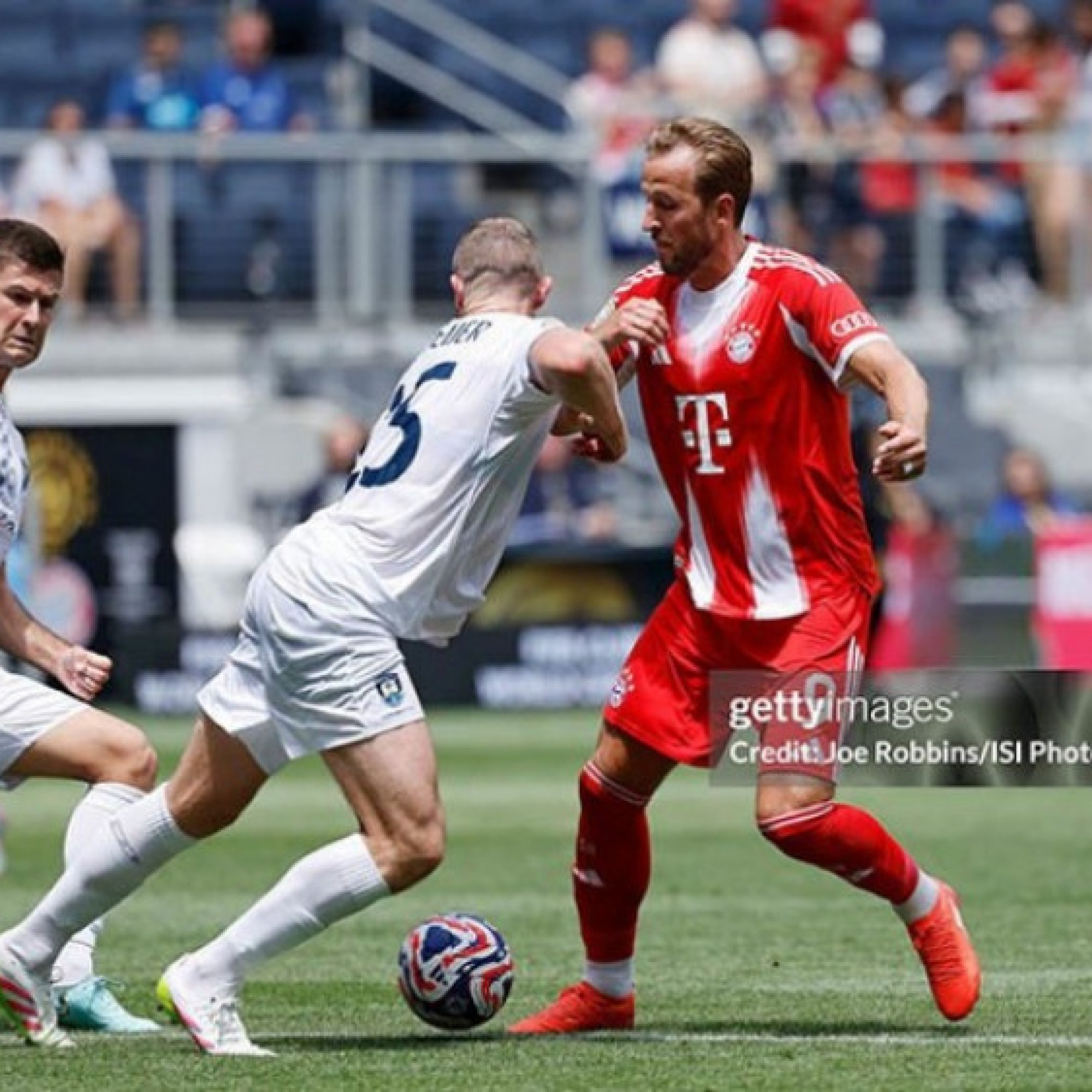  - Bayern thắng đội nghiệp dư 10-0, fan đòi thanh lý Harry Kane vì "tịt ngòi"