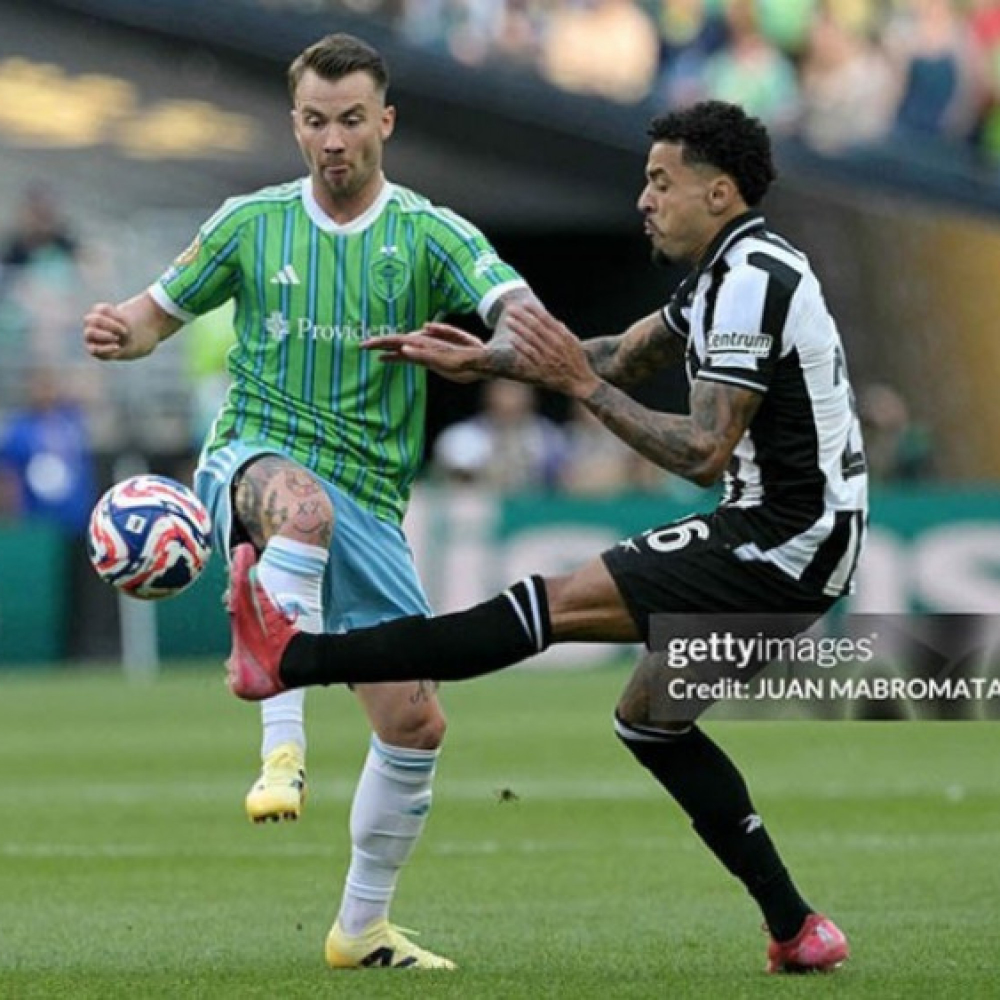  - Video bóng đá Botafogo - Seattle Sounders: Cựu sao MU kiến tạo, rượt đuổi hấp dẫn (Club World Cup)