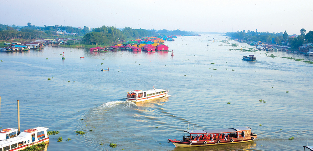 TP.HCM – Long An hợp tác phát triển sản phẩm du lịch về nguồn “Sắc màu vùng biên” - 1