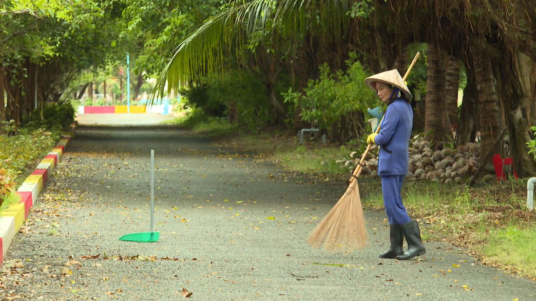 Chuyến xe nhân ái: Nước mắt người vợ gồng gánh gia đình khi chồng tai biến, con thơ còn dại - 3