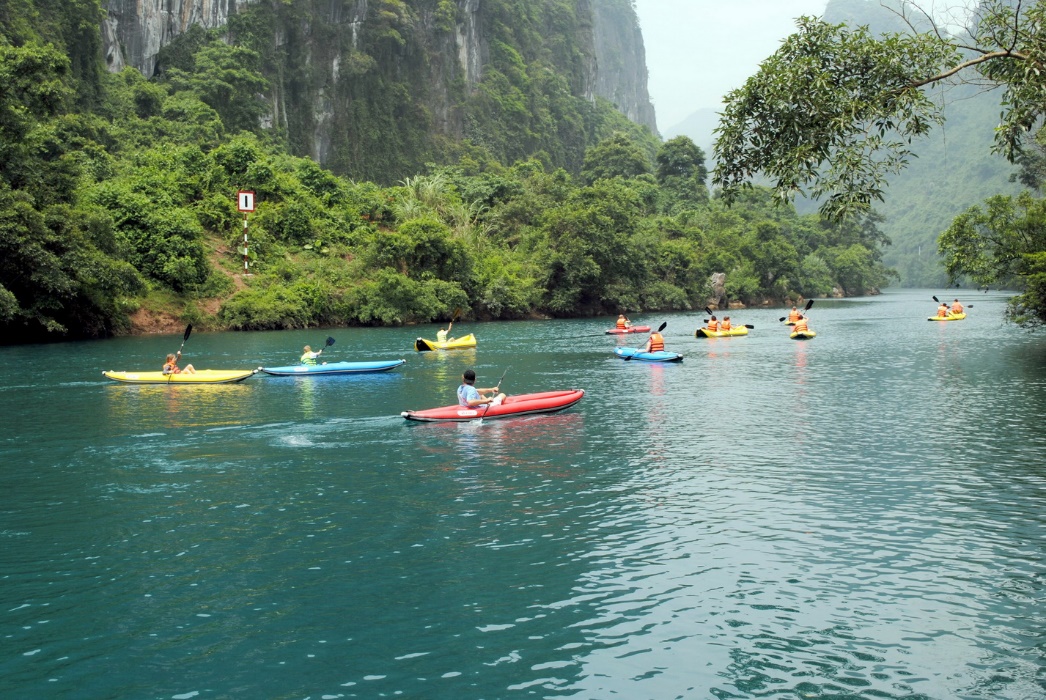 Mùa hè dạo thuyền trên sông Chày ở Phong Nha - Kẻ Bàng - 2