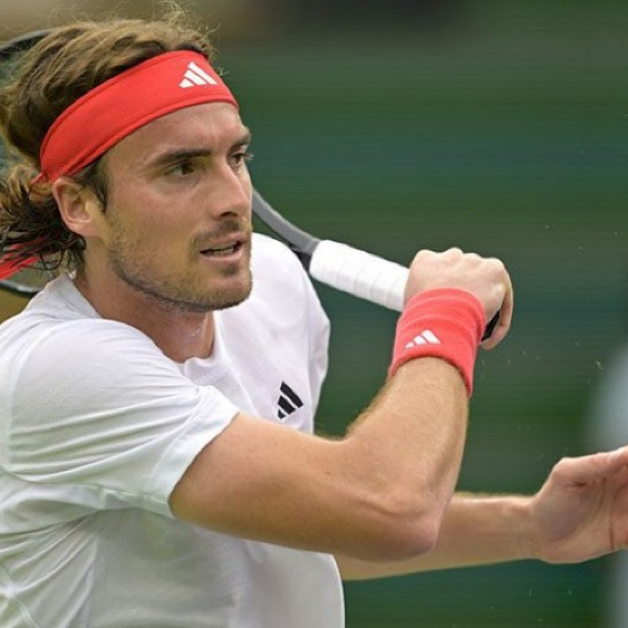  - Hấp dẫn tennis ATP & WTA 500: Tsitsipas thay 13 cái vợt, suýt thua sốc đối thủ trẻ người Ý